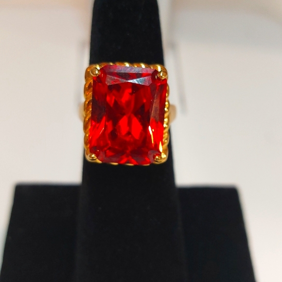 Source Unknown Jewelry - Spessartine Garnet Fashion Ring in Gold (faux) setting